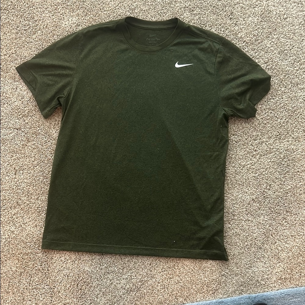 Nike Men's Green T-Shirt
